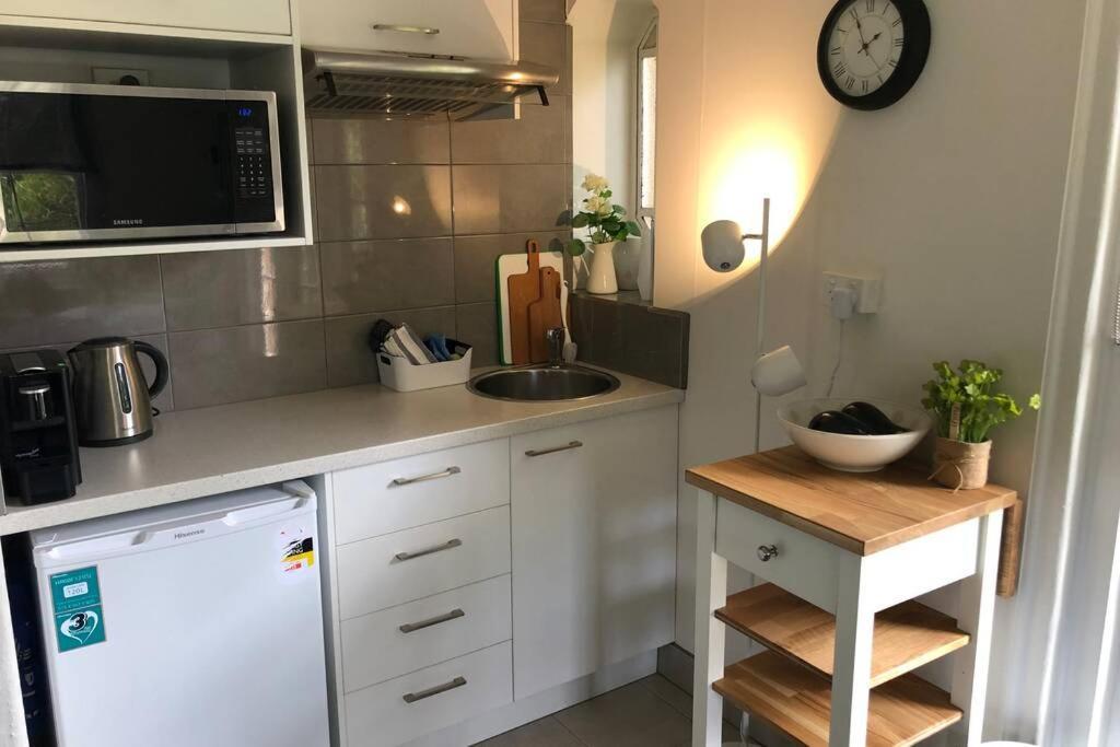 East Melbourne City Studio - Amazing Location & Sunny Charm Apartment Bagian luar foto