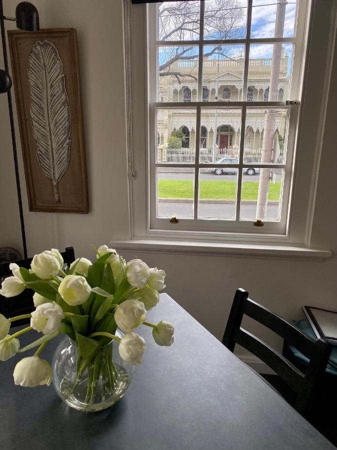 East Melbourne City Studio - Amazing Location & Sunny Charm Apartment Bagian luar foto